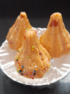 ડ્રાયફ્રુટ મોદક (Dryfruit Modak Recipe In Gujarati) રેસીપી મુખ્ય ફોટો