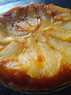 Una foto de Torta invertida de pera