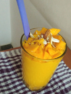 મેંગો લસ્સી(Mango Lassi) રેસીપી મુખ્ય ફોટો