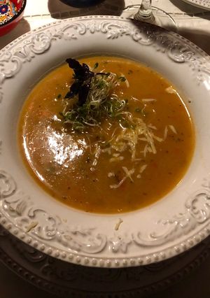 Una foto de Crema de Tomate y pimentón asado