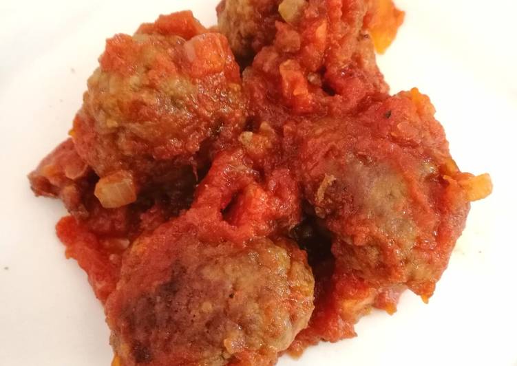 Albóndigas con tomate
