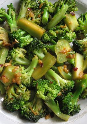 A picture of Pan-fried Garlic Butter Broccoli with Soy Sauce.