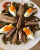 Ensalada de caballa con pimientos asados