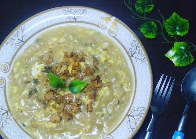 Bubur makaroni telur