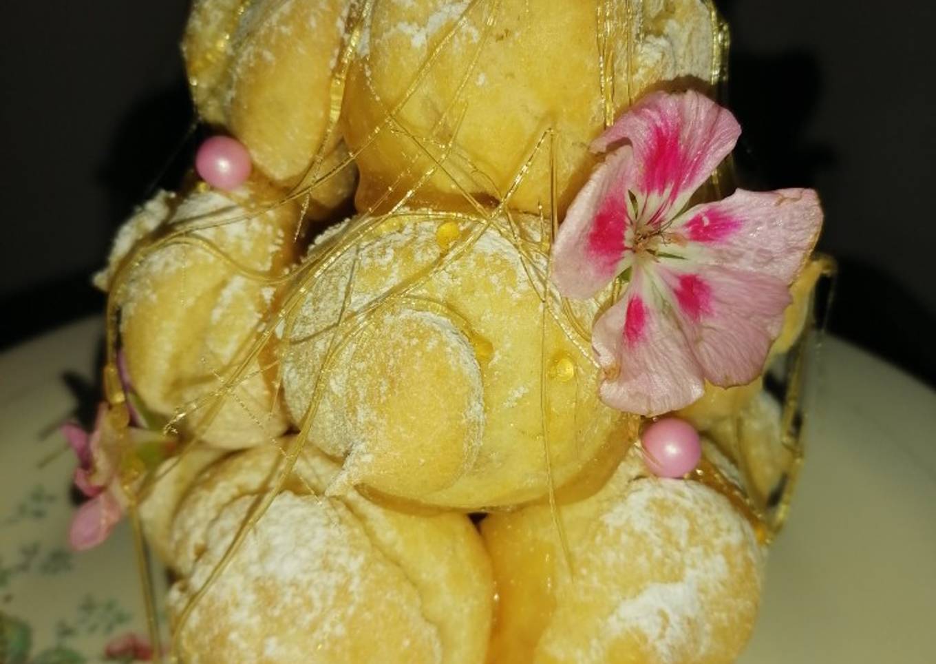 Croquembouche