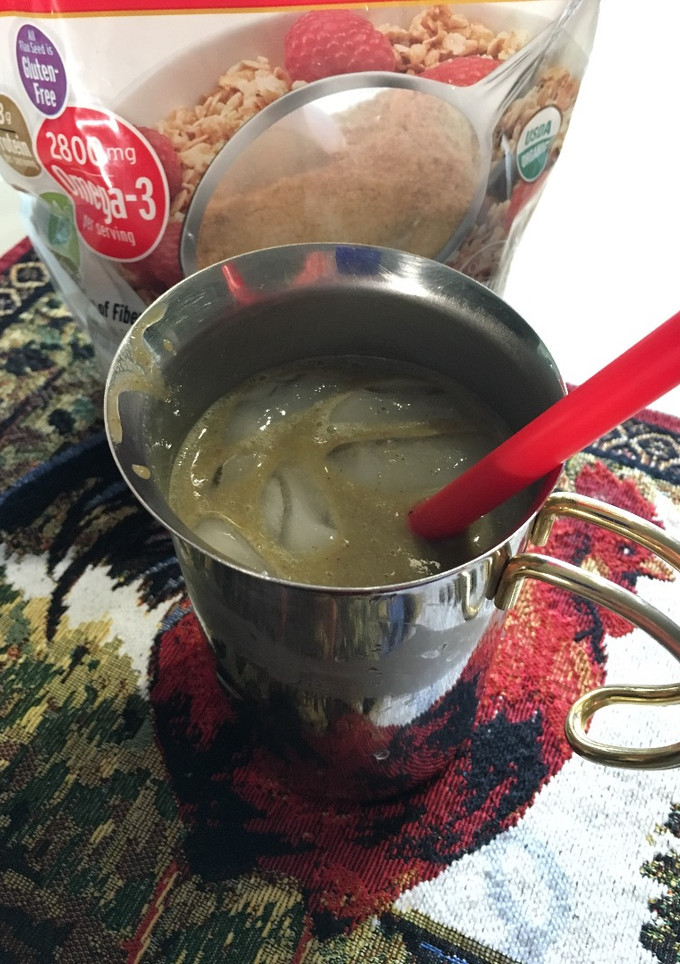 Una foto de Batido de Espinaca, Chinola y Frutas del Bosque (Smoothie)