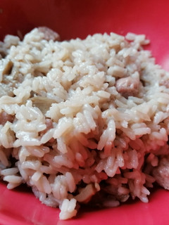 Una foto de Arroz con setas y longaniza