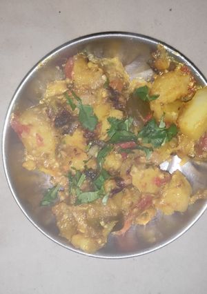 आलू बैंगन की सब्जी (Aloo baingan ki sabzi recipe in hindi) रेसिपी मुख्य फोटो