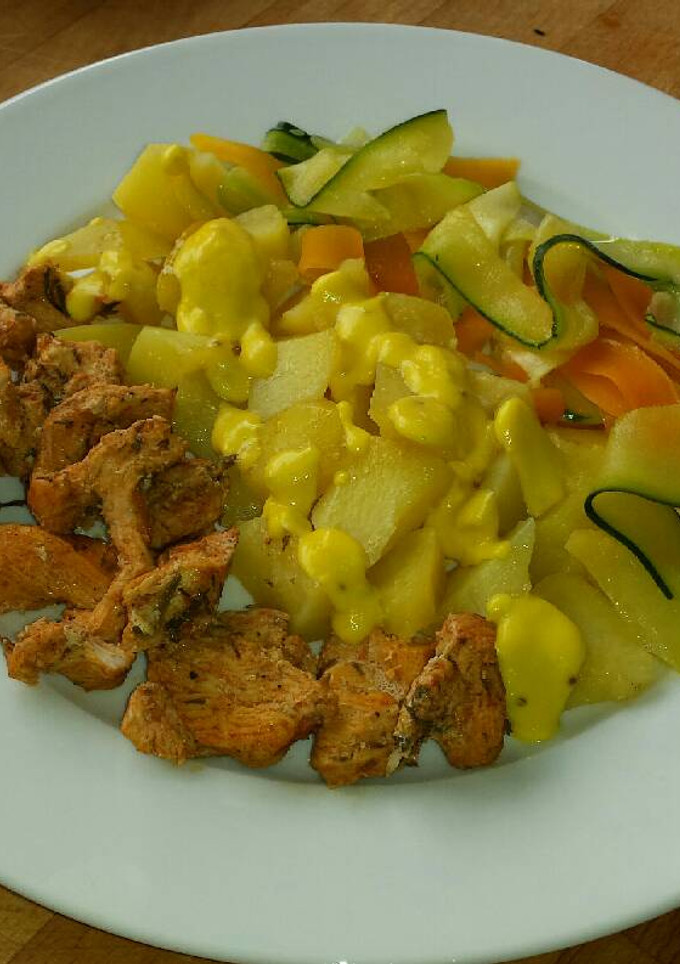 Una foto de Pollo con salsa suprema