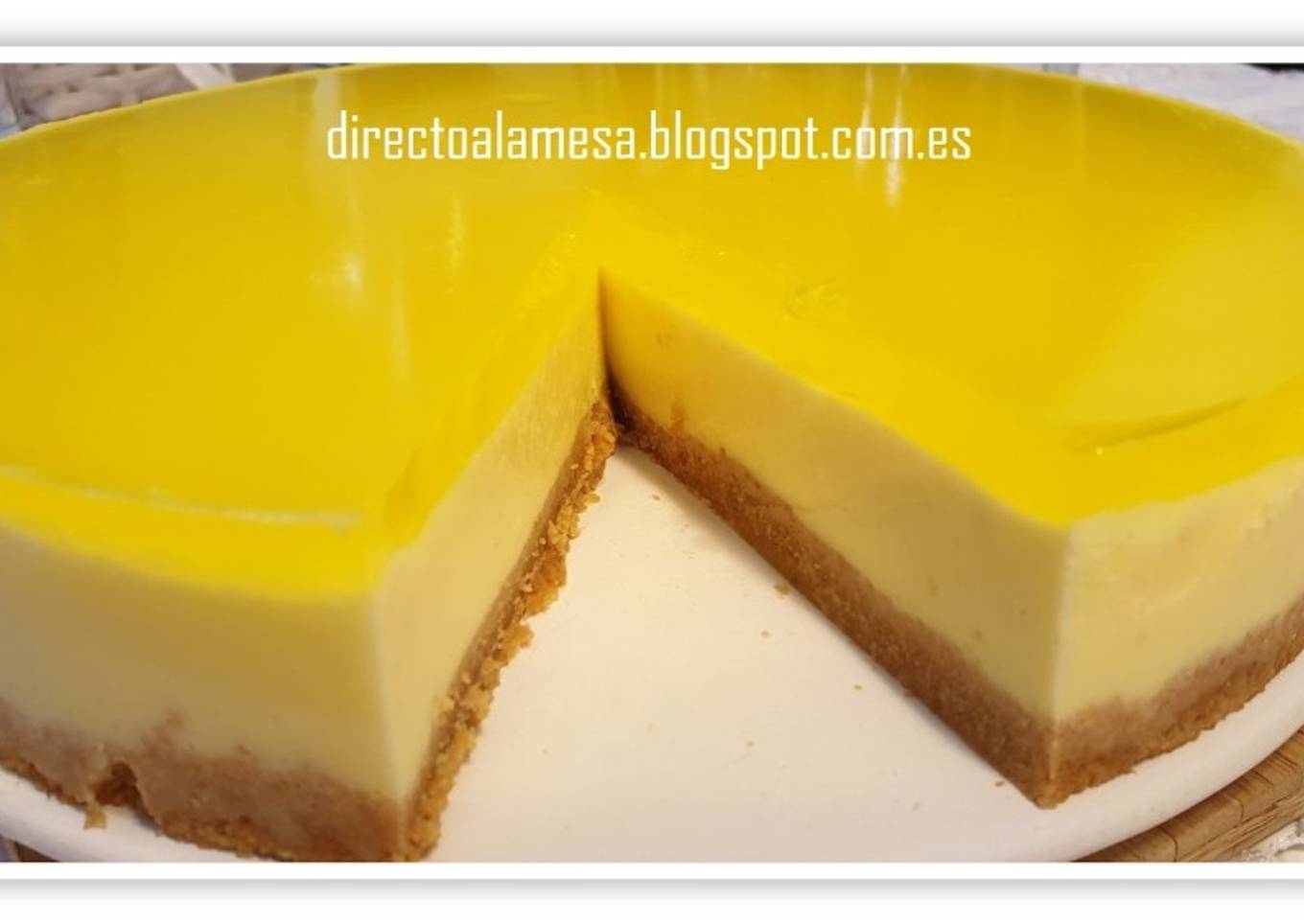 Tarta de gelatina de limón