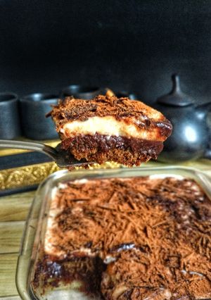 A picture of Amarnath poke cake.