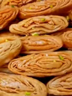 शक्कर पारे (shakkar pare recipe in Hindi) रेसिपी मुख्य फोटो