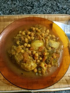 Una foto de Pescado con garbanzos
