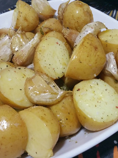 Una foto de Patatas nuevas al tomillo y limón