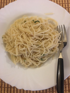 A picture of Spaghetti in Garlic Oil.