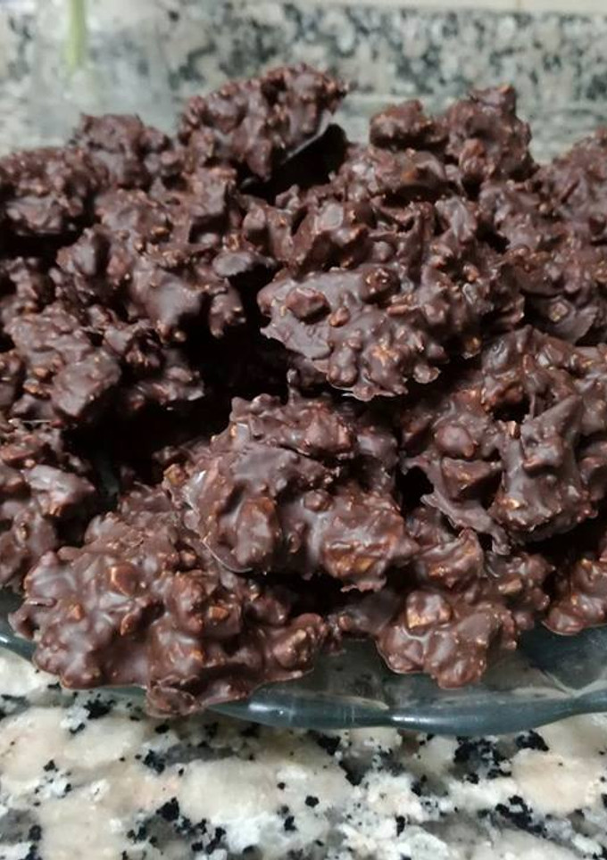 Una foto de Crujientes de chocolate y turrón