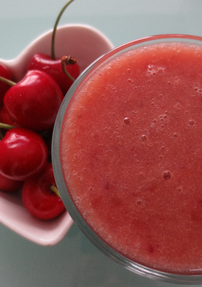 Una foto de Batido isotónico de cerezas con Agua de Mar