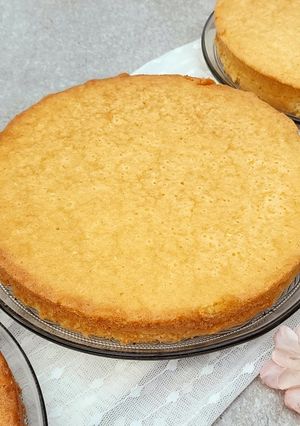 Una foto de 🍰Bizcochuelo 1234 con crema 🍰Ideal torta de cumpleaños y ocasiones especiales🍰 #Fácil #Sinbalanza🍰