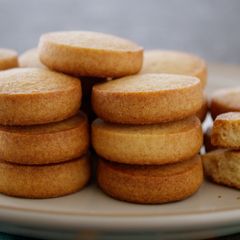 A picture of Easy Honey Butter Cookies.