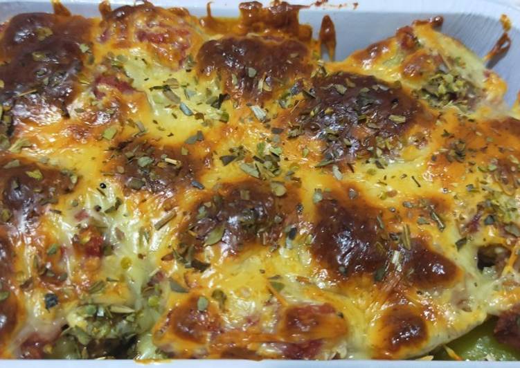 Beef potatoes baked with cheese