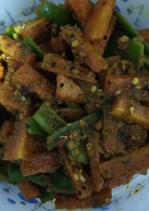 A picture of Gajar ka achar.