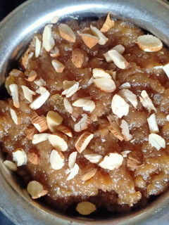 રાજગરા નો શીરો (Rajgira Sheera Recipe In Gujarati) રેસીપી મુખ્ય ફોટો
