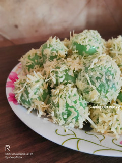 Foto resep Klepon Isi Cokelat Balut Keju