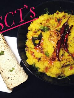 मिक्स दाल खिचडी (mix dal khichdi recipe in marathi) रेसिपी चे मुख्य फोटो