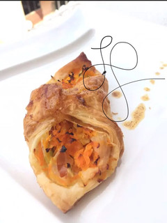 A picture of Vegetables Puff Top Spicy Butter.