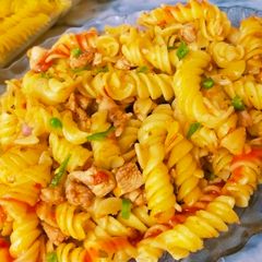A picture of Chicken pasta.
