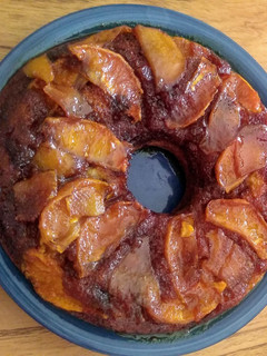 Una foto de Torta invertida de manzana 🍊🍎🍐