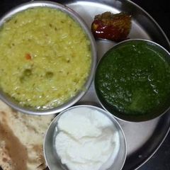 A picture of Khichadi.