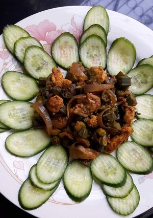 A picture of Bhindi chicken ❤️.