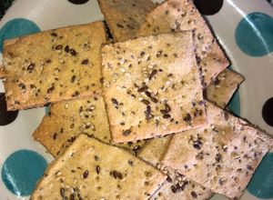 Una foto de Galletitas de harina de garbanzo con mix de semillas