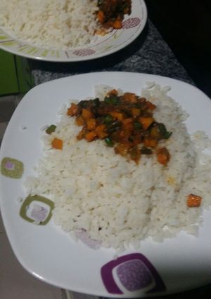 A picture of White Rice and veggies.