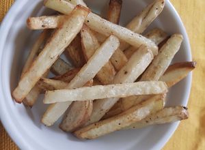Una foto de Papas a la francesa horneadas