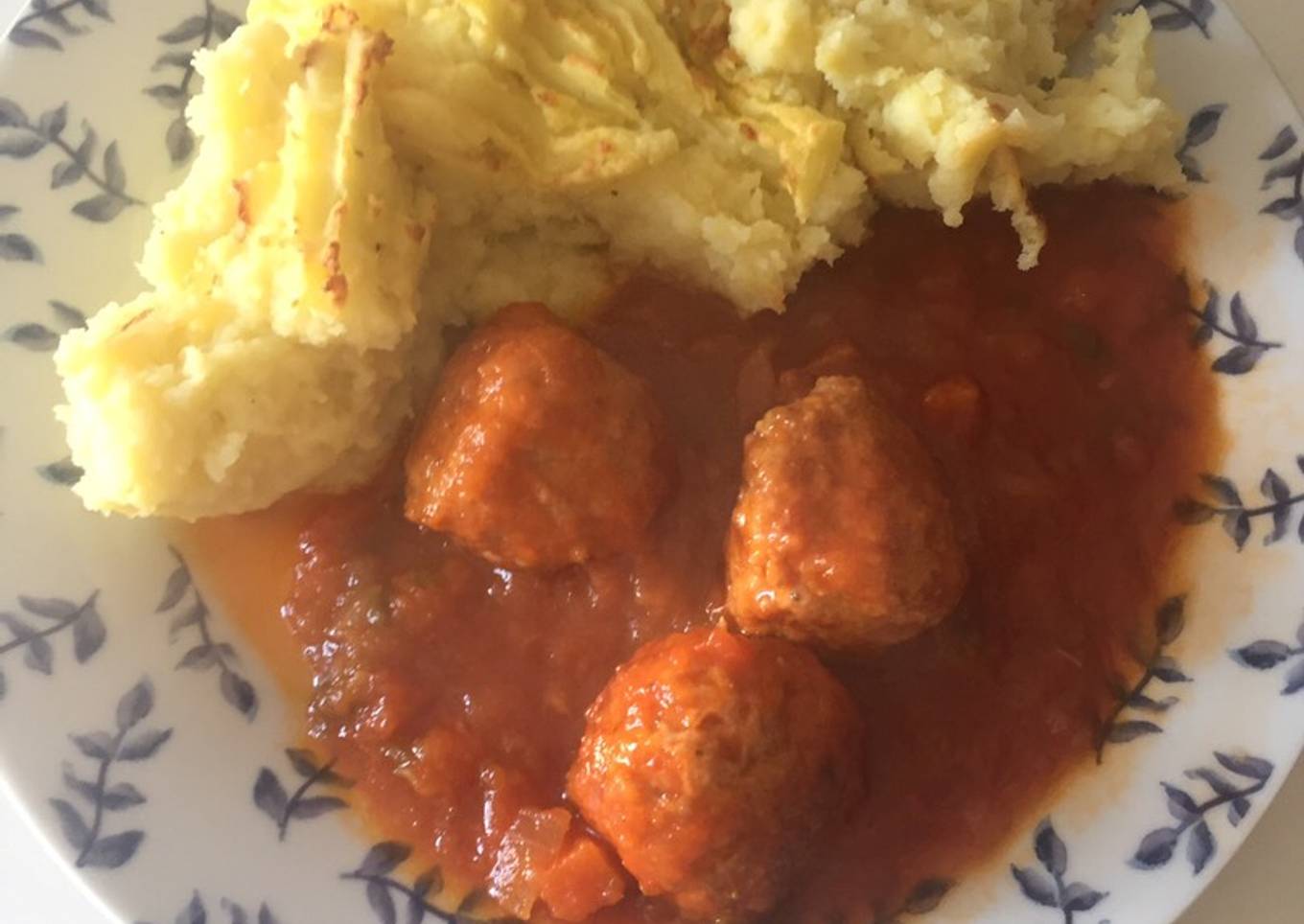 Albóndigas con Tomate