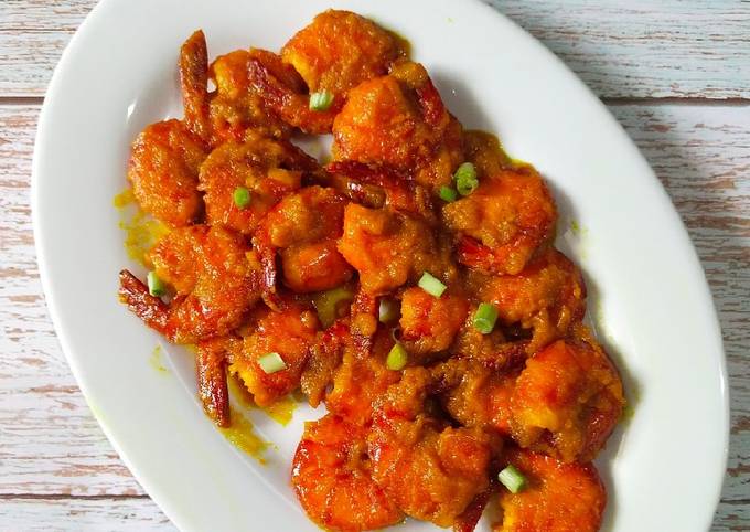 Bagaimana Menyiapkan Oseng Udang Kunyit Anti Gagal