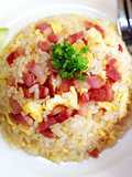 ข้าวผัดไข่เบคอนหอมกระเทียมสูตรทำง่าย