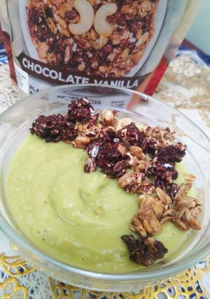 Foto resep Smoothies Alpukat / Avocado Smoothies Granola