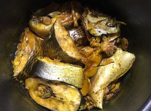 Hình của món Cá kho giềng sả.