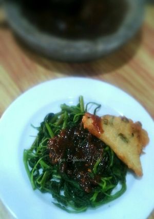 Foto resep Brambang Asem Kangkung (Rujak Kangkung)