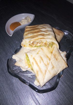 صورة لوصفة شاورما بخبز سورية