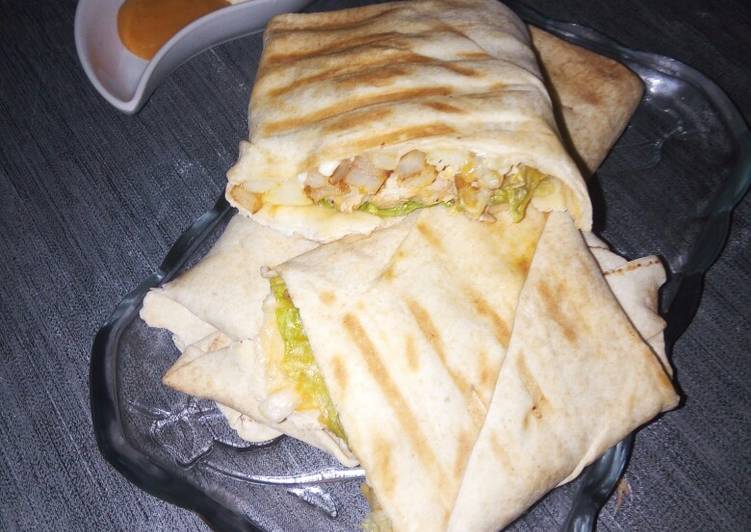 شاورما بخبز سورية