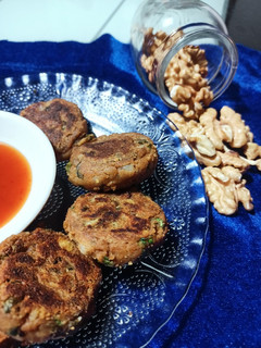 வால்நட் பொட்டேட்டோ கபாப் (Walnut Potato Kebab Recipe in Tamil) செய்முறை முக்கிய புகைப்படம்