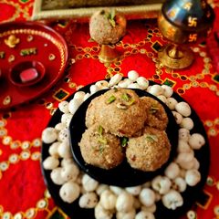 A picture of Makhana dryfruit Ladoo.