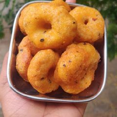 A picture of Urad dal vada /Medu vada.