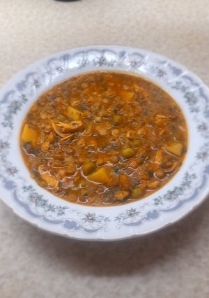 عکسی از دستور سوپ عدس و جو پرک