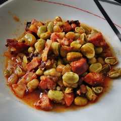 Una foto de Fabas a la catalana (con chorizo)