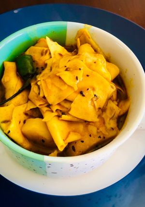 A picture of Papad curry.